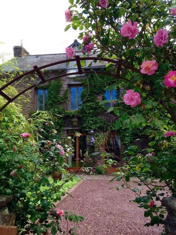 Gite Du Charme En Broceliande 莫龙 外观 照片