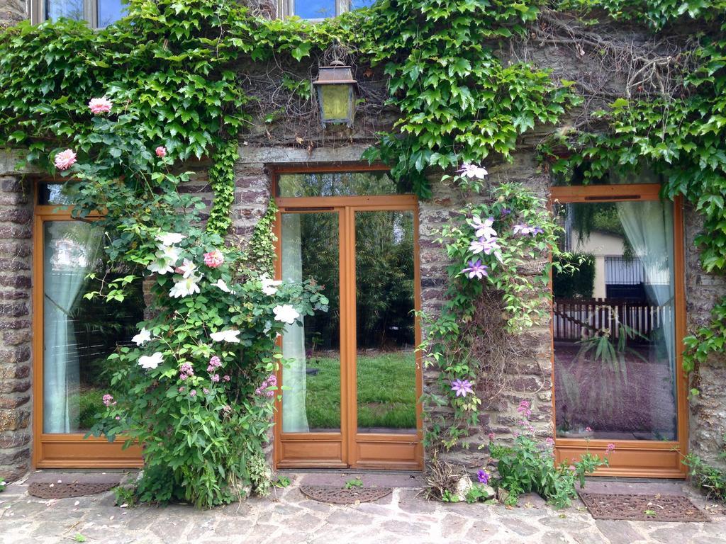 Gite Du Charme En Broceliande 莫龙 外观 照片